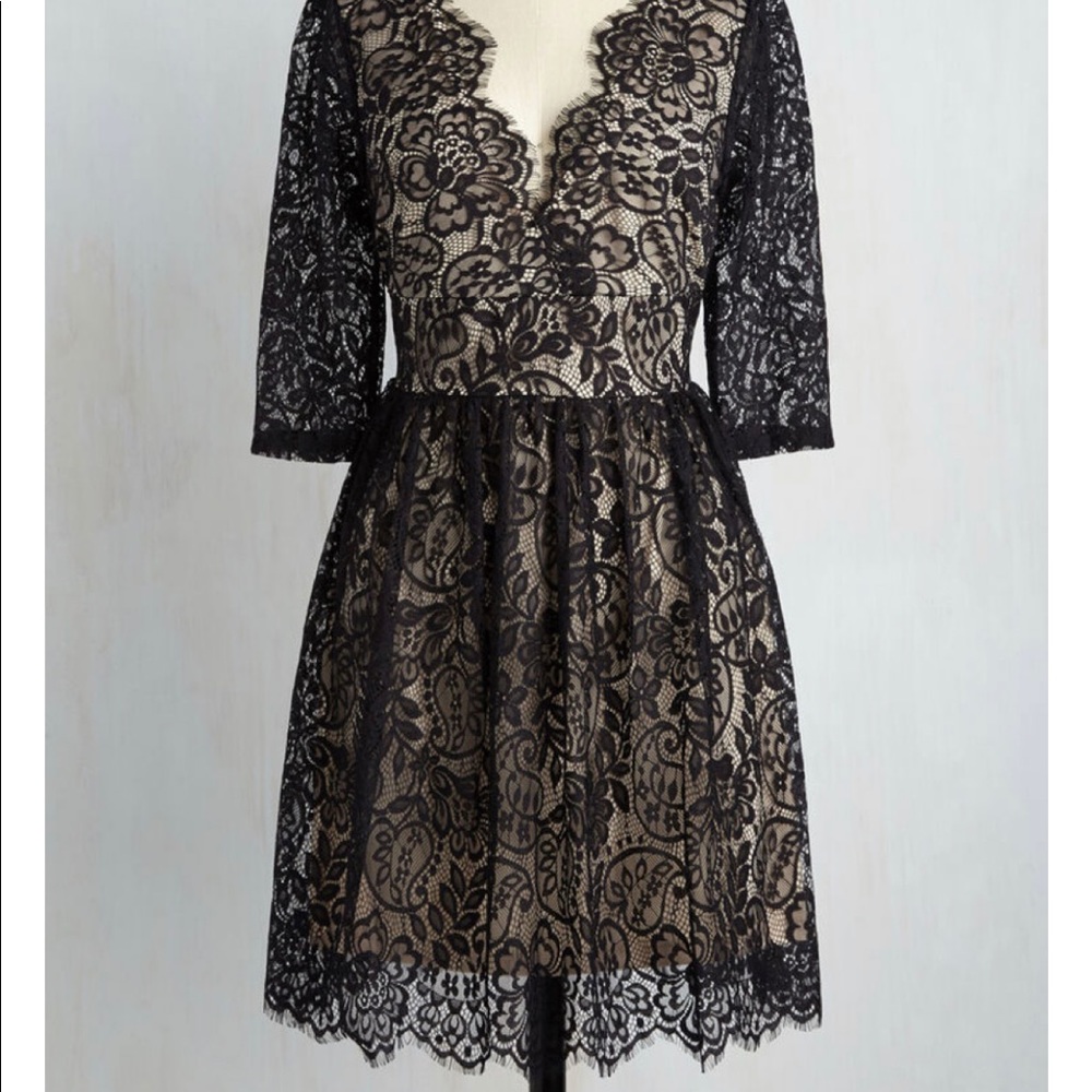 Lace Sleeve V-Neck Dress
